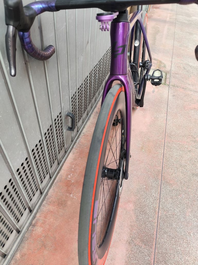 Used Vittoria Corsa Pro Red 700x28c 2025 bike — image 6 of 11