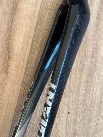 Used Giant Defy Advanced Fork 2009 bike — image 4 of 5