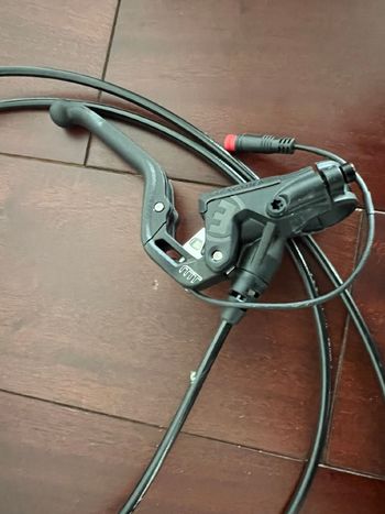Used Magura MT5e Hydraulic 4-piston Brakeset with Motor Cutoff + 2 Pads 2026 bike — image 6 of 16
