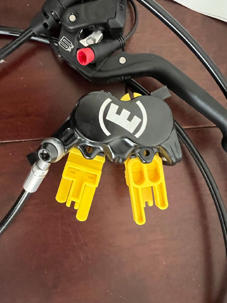 Used Magura MT5e Hydraulic 4-piston Brakeset with Motor Cutoff + 2 Pads 2026 bike — image 11 of 16