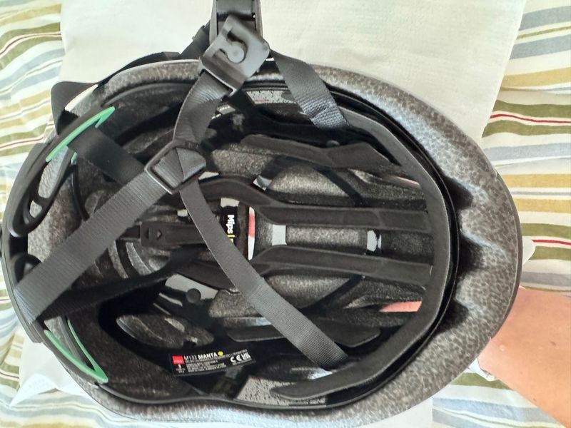 Gebrauchtes MET Manta MIPS Helmet 2026 bike — Bild 3 von 4