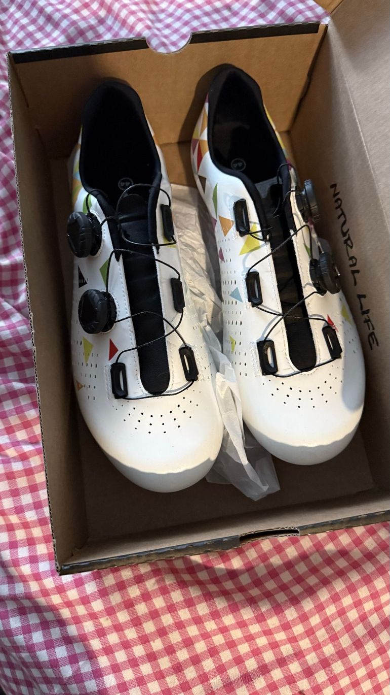 Used Lucky Scooters Cycling Shoes 2026 bike — image 2 of 7