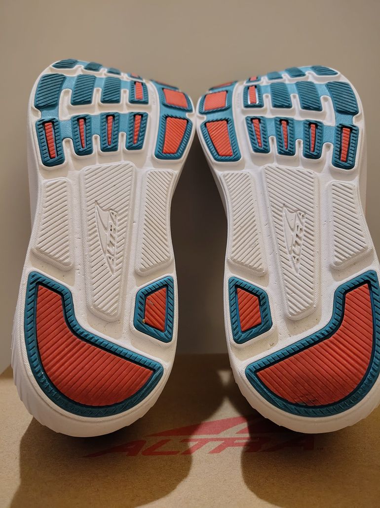 Used Altra Escalante Racer 2 bike — image 7 of 11