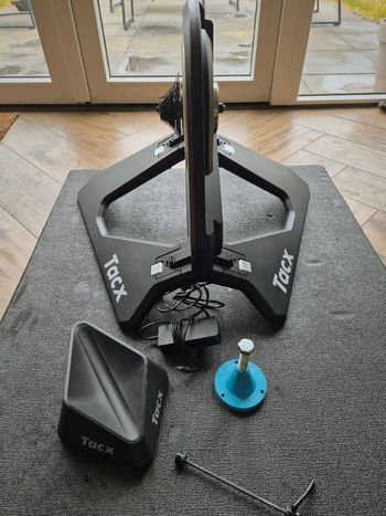 Tacx, NEO Smart Trainer
