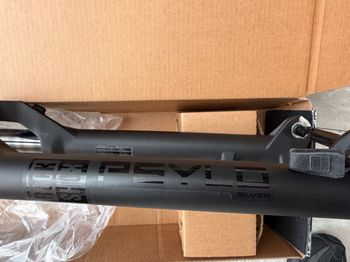 Used RockShox Psylo silver 2025 bike — image 4 of 6