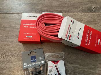 Vittoria, Competition Schlauch 28" 25/28-622 Latex 48mm Presta Valve 3 Stück + Extensions