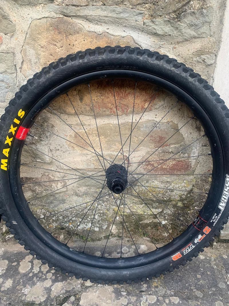 Used Santa Cruz 30 HD Wheelset Wheels