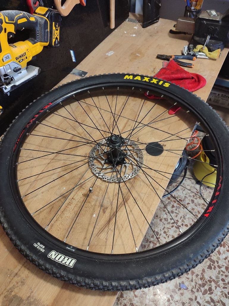 Used Maxxis Ikon Tires bike — image 2 of 2