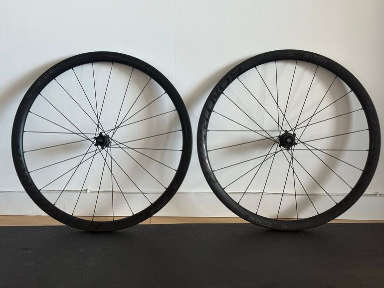 Used Bontrager Aeolus Pro 3V bike — image 1 of 5
