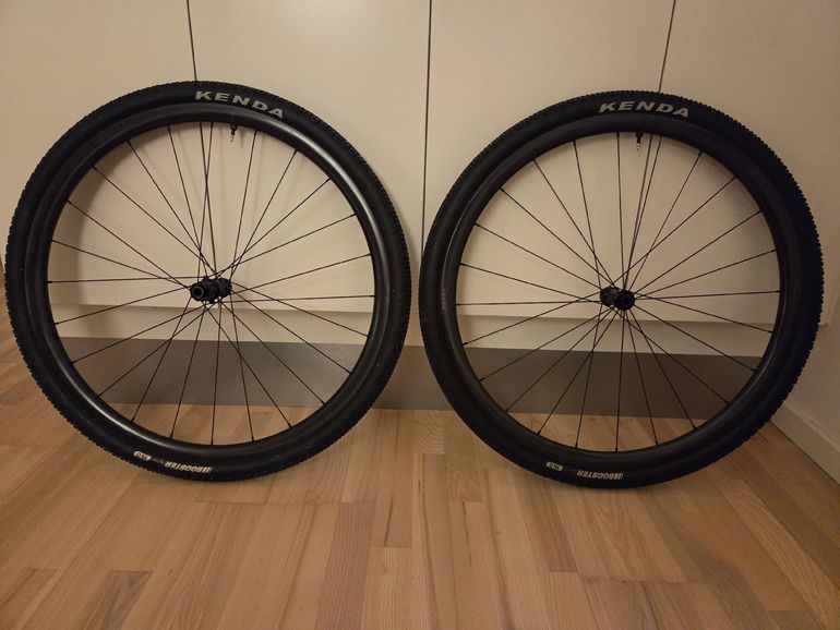 Used GoZone Carbon Wheelset 2025 bike — image 6 of 6