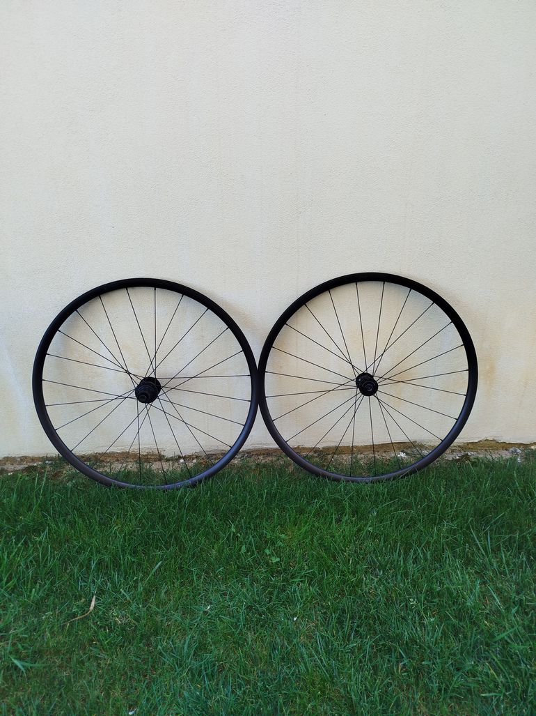 Used Dt Swiss R470 Disc bike — image 1 of 7