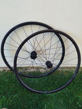 Used Dt Swiss R470 Disc bike — image 7 of 7