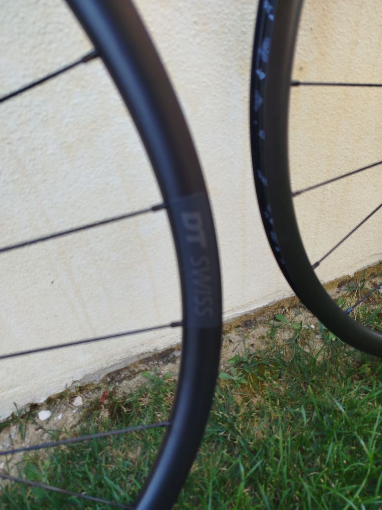 Used Dt Swiss R470 Disc bike — image 2 of 7