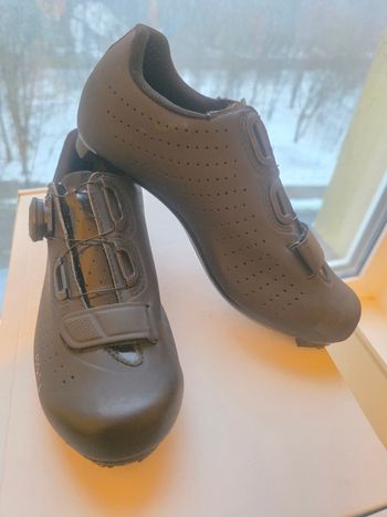 Used Fizik Tempo Overcurve R5 2025 bike — image 2 of 7