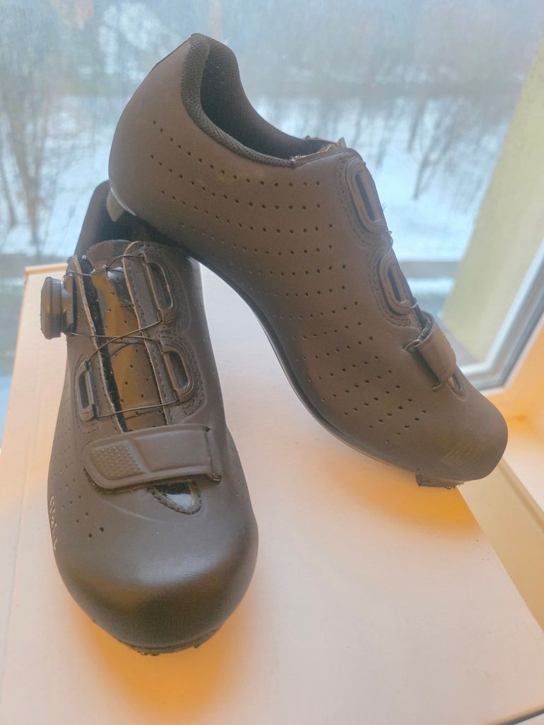 Used Fizik Tempo Overcurve R5 2025 bike — image 2 of 7