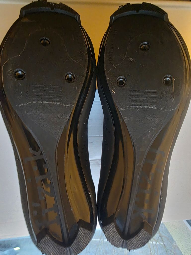 Used Fizik Tempo Overcurve R5 2025 bike — image 4 of 7