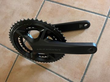 Shimano Ultegra R8100 Di2 12-speed Groupset Drivetrain & Pedals usato