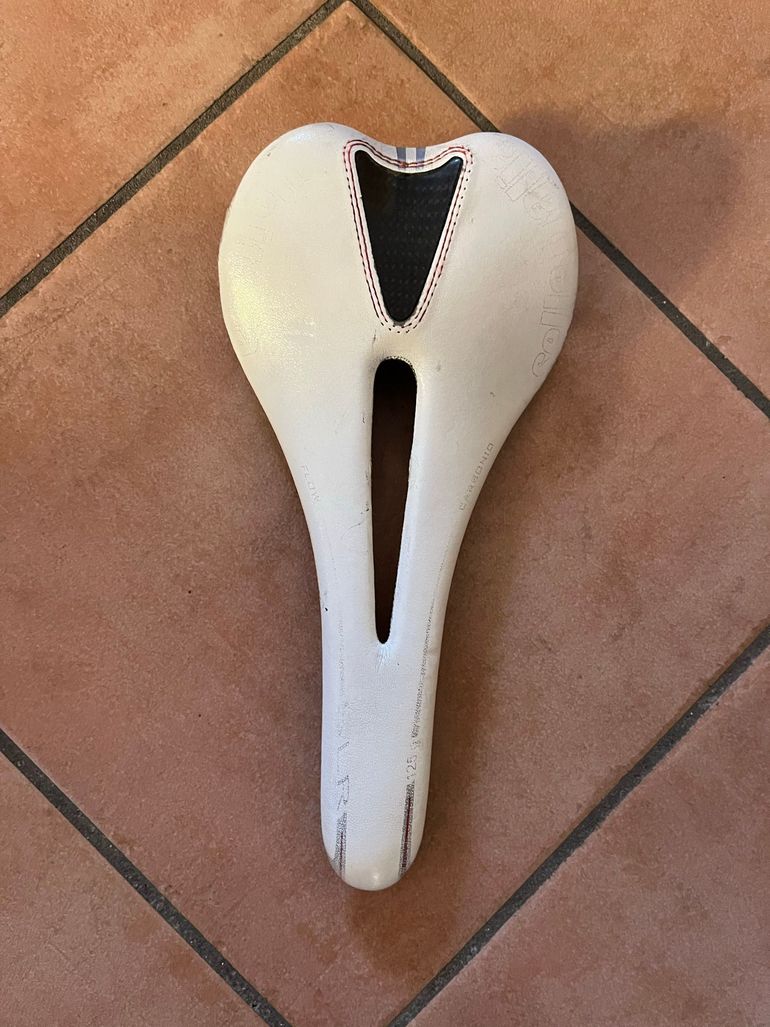 Used Selle Italia SLR 2017 bike — image 1 of 2