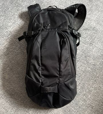 Tweedehands Camelbak Lobo 9 Hydration Pack 70 oz Cycling Accessories
