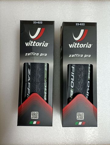 Tweedehands Vittoria Zaffiro Pro Tyres & Tubes