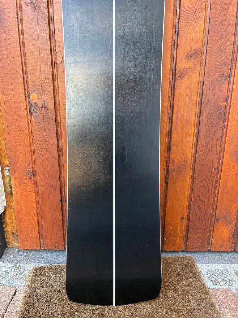 Used Nidecker The Smoke Snowboard 2022 bike — image 6 of 6