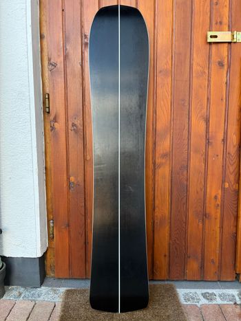Used Nidecker The Smoke Snowboard 2022 bike — image 4 of 6