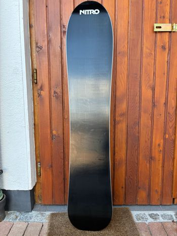Used Nitro Slash Snowboard 2022 bike — image 4 of 6