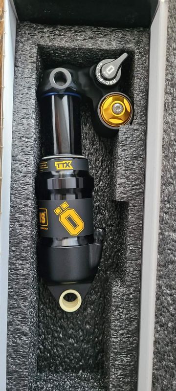 Used Öhlins TTX Air 165x45 Trunnion Rear Suspension
