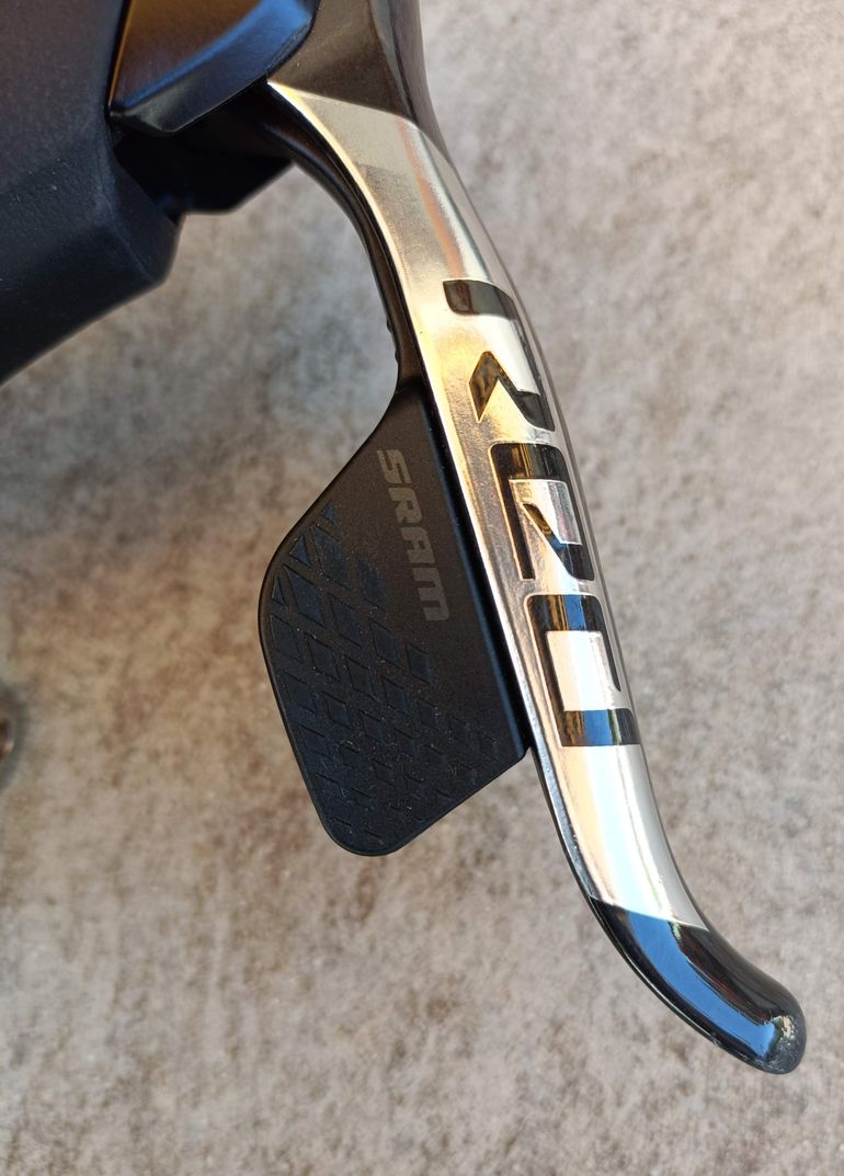 Used Sram Red eTap 12V AXS Disc 2024 bike — image 3 of 8
