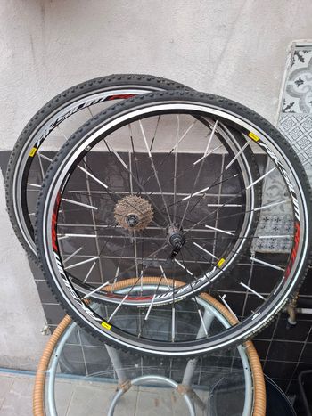 Used aksium race michelin transworld sprint bike — image 1 of 5