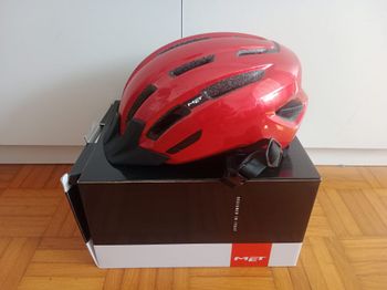 Used MET Downtown Helmet bike — image 1 of 4