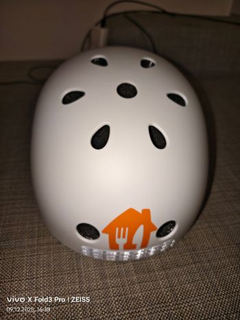 Used Lieferando Fahrradhelm M-L 2026 bike — image 2 of 3