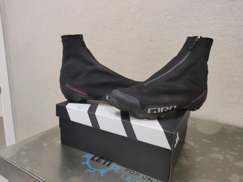 Used Giro MTB Winter Shoe Covers bike — image 1 of 4