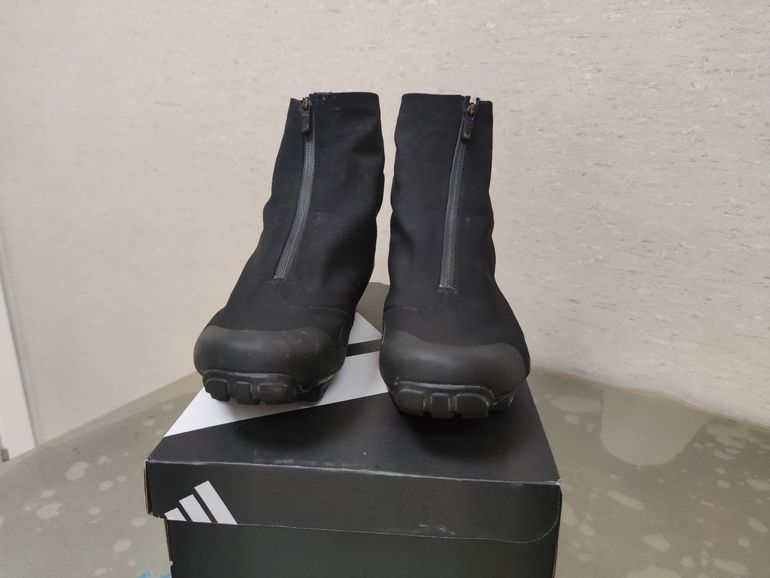 Used Giro MTB Winter Shoe Covers bike — image 3 of 4