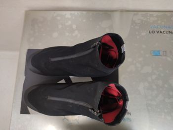 Used Giro MTB Winter Shoe Covers bike — image 2 of 4