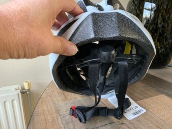 Used livlov v5 2025 bike — image 3 of 4