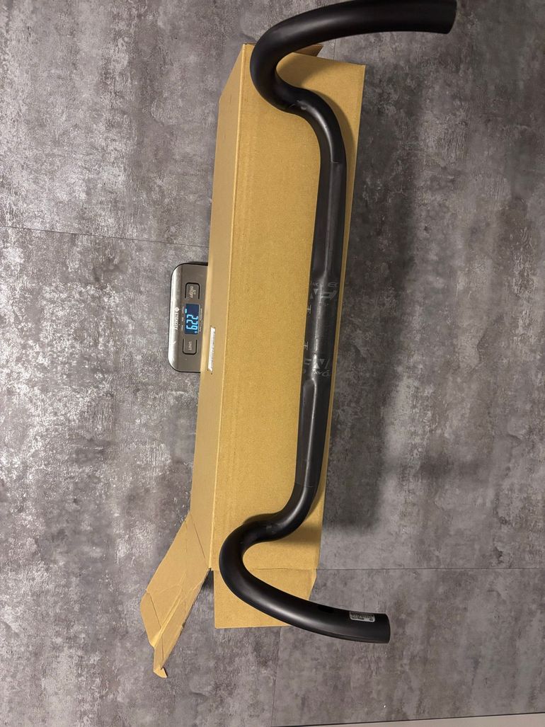 Used Easton EC70 AX Flare Gravel Handlebar 440mm 2022 bike — image 4 of 5