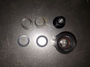 Dt Swiss Ratchet 36 + corps de roue libre Shimano/Sram Wheels usato