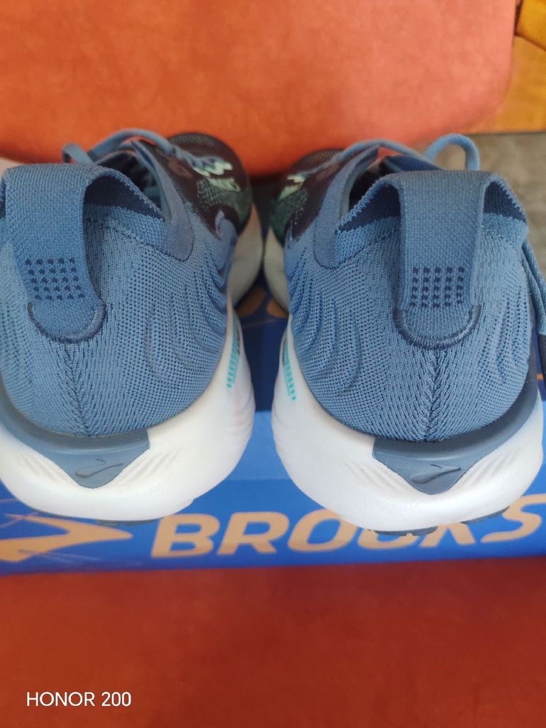 Used Brooks Adrenaline GTS 25 2025 bike — image 6 of 11