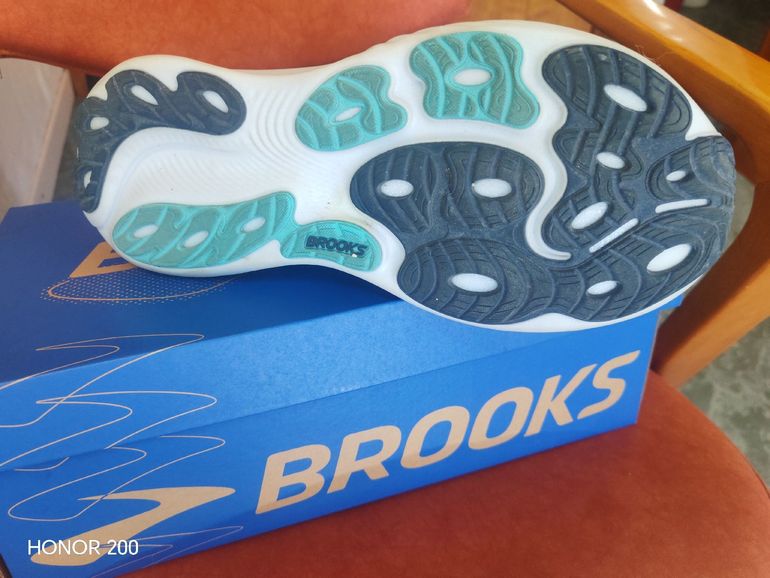 Used Brooks Adrenaline GTS 25 2025 bike — image 3 of 11