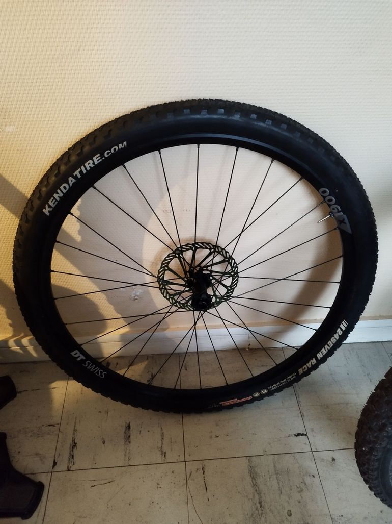 Used Dt Swiss X1900 bike — image 3 of 5