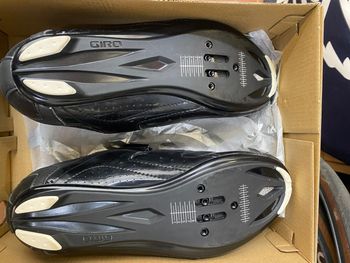 Used Giro Treble II bike — image 2 of 3