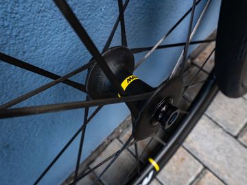 Gebrauchtes Mavic Cosmic Ultimate 45 Disc Wheelset bike — Bild 3 von 5