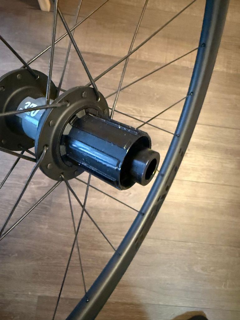 Used Specialized Roval Rapide C 38 Wheelset bike — image 7 of 8