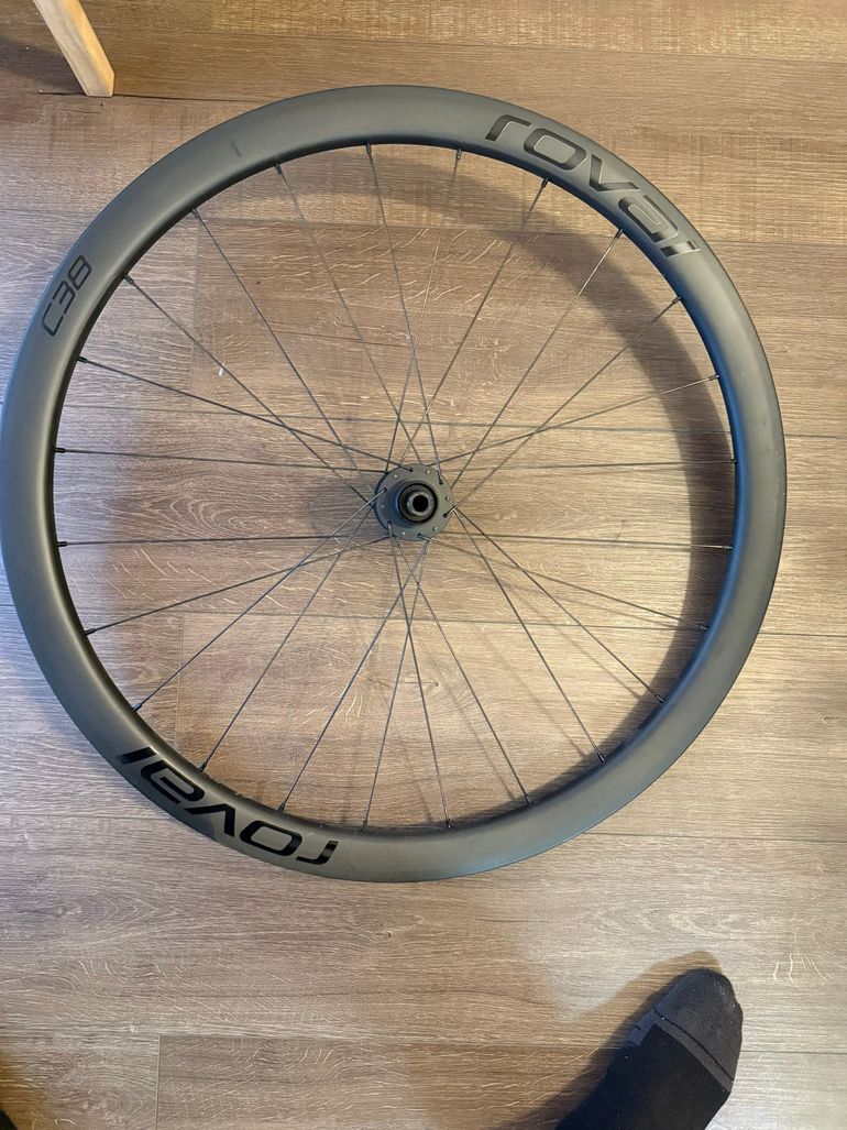 Used Specialized Roval Rapide C 38 Wheelset bike — image 4 of 8