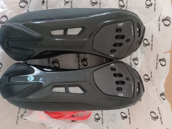 Used Pearl Izumi cycling shoes bike — image 5 of 5