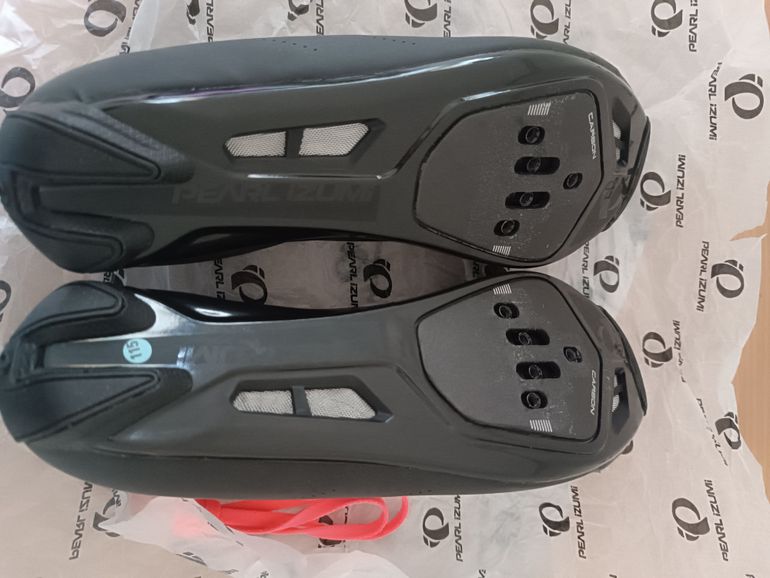 Used Pearl Izumi cycling shoes bike — image 5 of 5