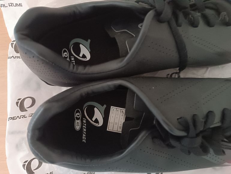 Used Pearl Izumi cycling shoes bike — image 3 of 5