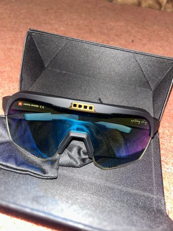 Used React Optray ShadeTronic Black Blue 2025 bike — image 3 of 5