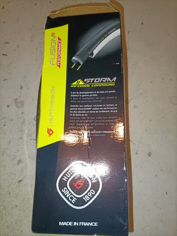 Used Hutchinson Fusion 5 Performance TLR 700x25 bike — image 3 of 3